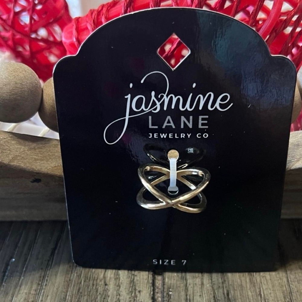 Jasmine ring size 7
